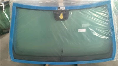 Szyba przednia Mercedes-Benz Klasy W. Wysokiej jakości szyba przednia